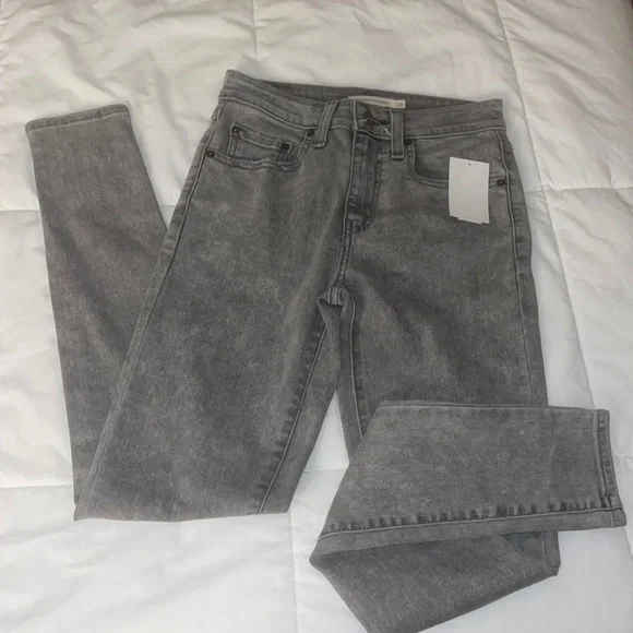 New - Picture 1 of 6